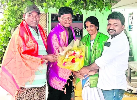 ఇద్దరు కానిస్టేబుళ్ల సస్పెన్షన్‌ 