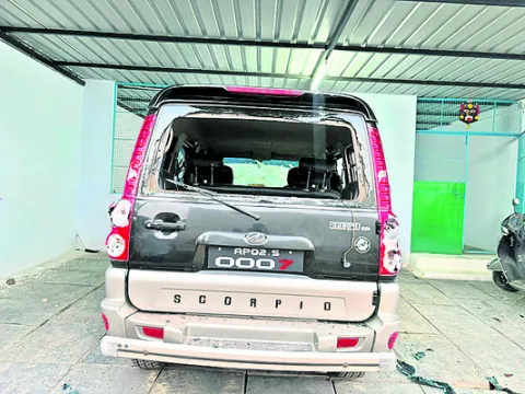 టీడీపీ వర్గీయుల బాహాబాహీ 