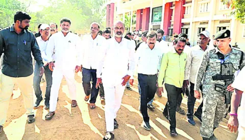 గెలిపిస్తే.. అభివృద్ధి చూపిస్తా..