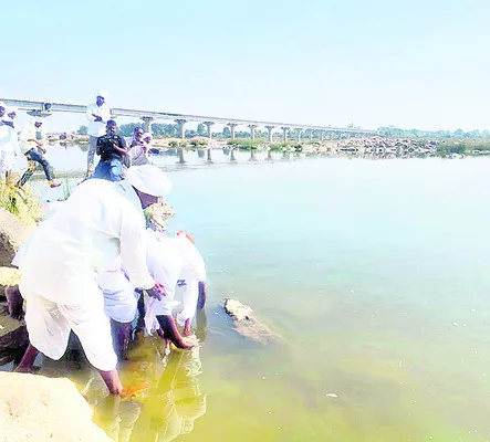 కలమడుగు గోదావరికి మెస్రం వంశీయులు