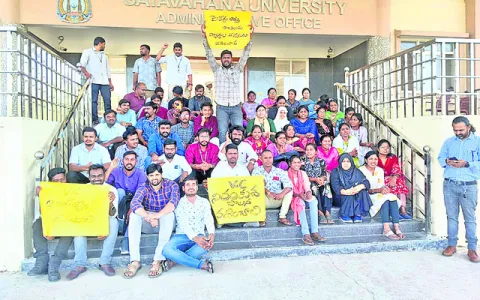 హాజరు నిబంధన ఎత్తేయాలి