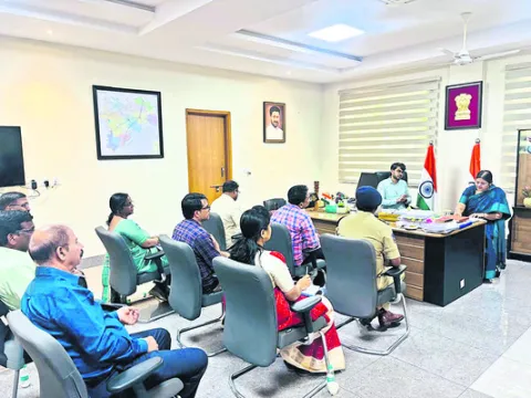 లింగ నిర్ధారణకు పాల్పడితే చర్యలు 