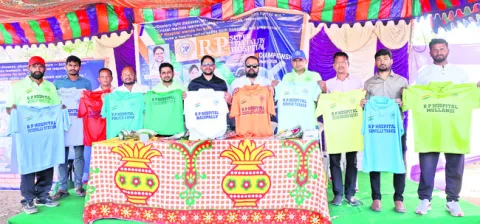 మండల స్థాయి క్రికెట్‌ టోర్నమెంట్‌ ప్రారంభం 