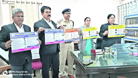 ట్రాఫిక్‌ నిబంధనలు పాటించాలి 