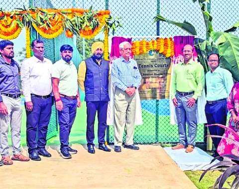 ఐసర్‌లో టెన్నిస్‌ కోర్టు ప్రారంభం 
