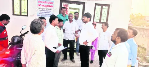 ఇందిరమ్మ ఇళ్లను త్వరితగతిన చేపట్టాలి