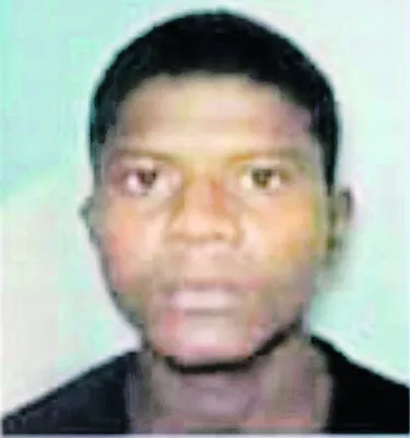 ఈతకు వెళ్లి వలస కార్మికుడి మృతి 