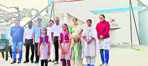 యోగా పోటీలకు ఇల్లంద విద్యార్థినులు
