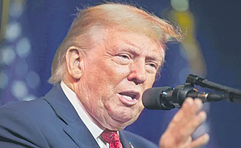 USA President Donald Trump says it will control Venezuela oil sales indefinitely