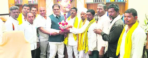 ఇంటి నిర్మాణాలు పూర్తయ్యేలా చూడాలి