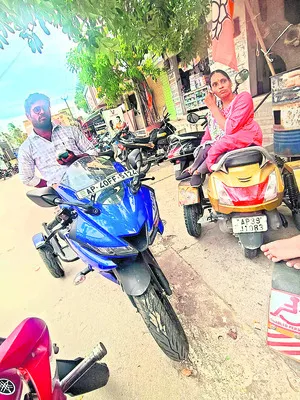 అప్పుడే పోలీసులను ఆశ్రయించినా! 