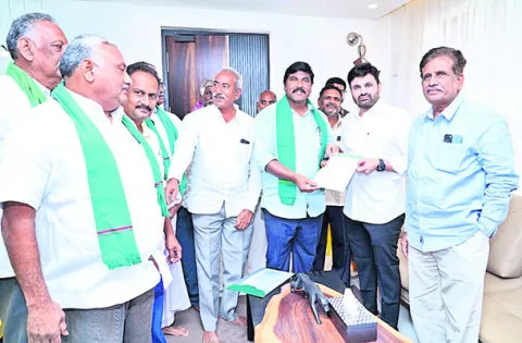 కోకో గింజలకు ధర పాలసీ ప్రకటించాలి 