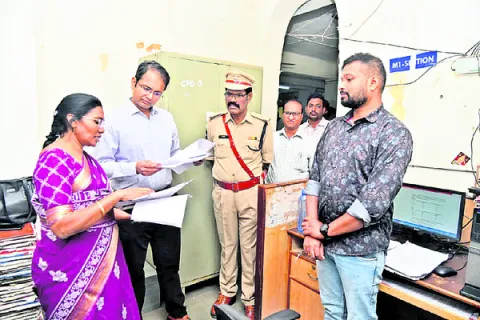 పరిపాలన విభాగం తక్షణమే స్పందించాలి