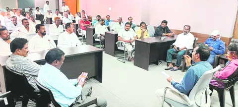 పొంతన లేని ఓట్ల జాబితా