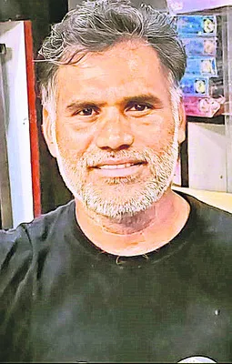 వామ్మో.. సర్పంచ్‌ గిరి