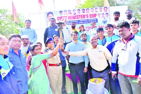 గ్రామీణ యువత క్రీడల్లో రాణించాలి