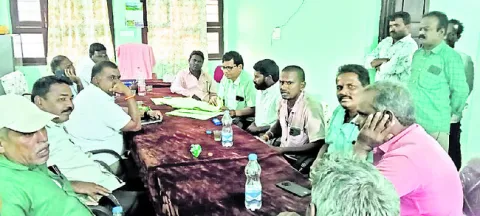 రికార్డులు సక్రమంగా నిర్వహించాలి
