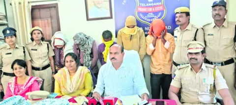 భర్త బాటలో గంజాయి రవాణా