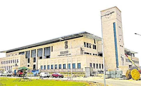 Andhra Pradesh High Court fires on Machilipatnam Municipal Commissioner