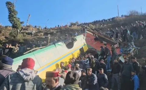 Private bus Accident At Himachal Pradesh Sirmaur15
