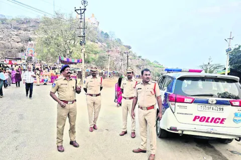 పోస్టల్‌ బ్యాలెట్‌ కోసం దరఖాస్తు చేసుకోవాలి 
