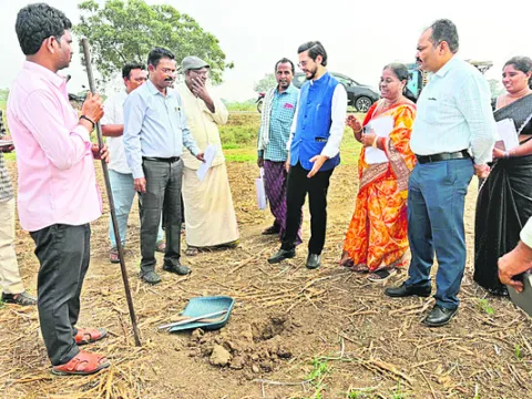 రైతులే స్వయంగా సాగు వివరాలు నమోదు చేయాలి