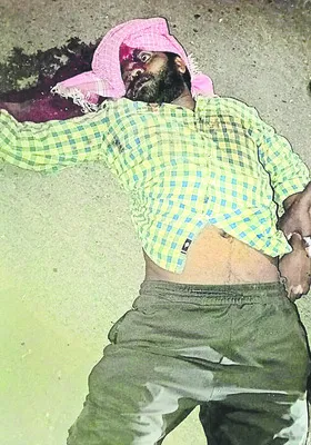 ఆటో ఢీకొని  వ్యక్తి మృతి 