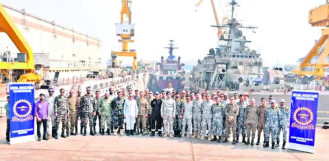 విశాఖలో పుణే, వెల్లింగ్టన్‌ డిఫెన్స్‌ స్టాఫ్‌ కాలేజీ వి