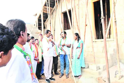 కాంగ్రెస్‌ గెలుపుతోనే వార్డుల అభివృద్ధి 