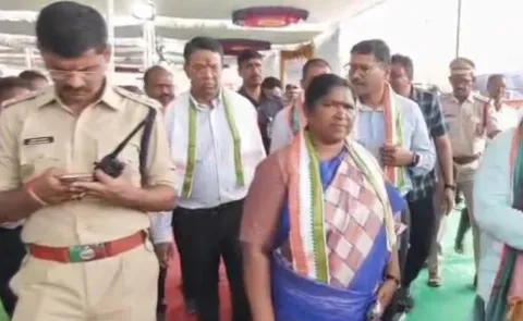 Minister Seethakkas Press Meet at Medaram