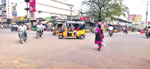 ● ఆయువుపట్టు.. సూపర్‌బజార్‌!