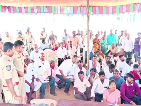 భూ సేకరణ గ్రామసభ బహిష్కరణ 