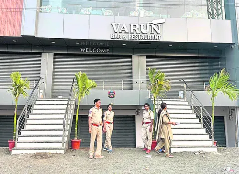 మద్యం షాపులు బంద్‌