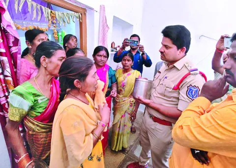 వైద్యం చేస్తానని.. పుస్తెలతాడు అపహరణ