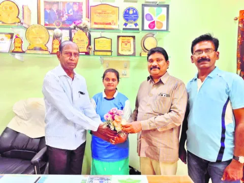 నెట్‌బాల్‌ పోటీలకు  విద్యార్థిని ఎంపిక 
