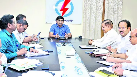 ప్రభుత్వ విద్యుత్‌ సర్వీసులకు ప్రీపెయిడ్‌ మీటర్లు 