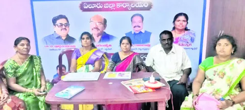 ఉద్యోగాల పేరుతో లక్షలు వసూలు చేసి మోసం 
