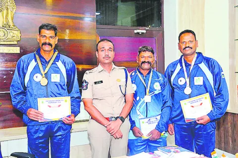 అథ్లెటిక్స్‌ పోటీల్లో ప్రతిభ చాటిన సిబ్బందికి అభినందనలు