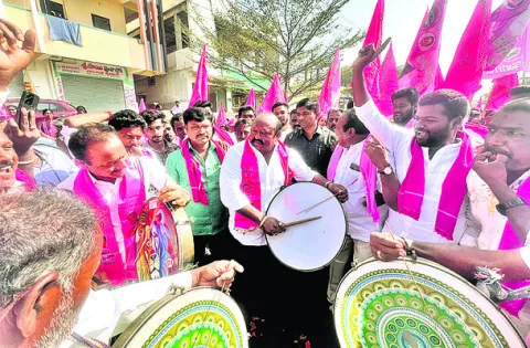 బీజేపీ, కాంగ్రెస్‌ అభివృద్ధి నిరోధక పార్టీలు
