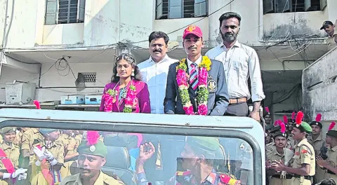 శ్రీచైతన్య విద్యార్థులకు ఘన స్వాగతం