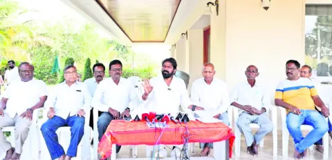 ఉద్యోగులను అరిగోస పెడుతున్న ప్రభుత్వం 