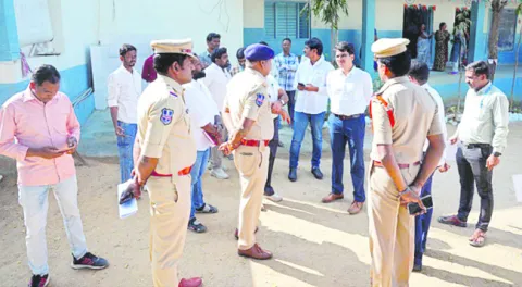 74 వార్డులు.. 148 కేంద్రాలు