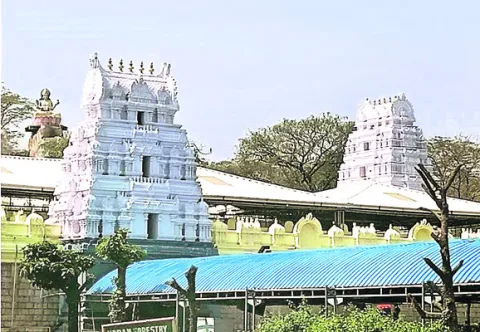 బాసర ఆలయానికి రూ.1.55కోట్ల ఆదాయం