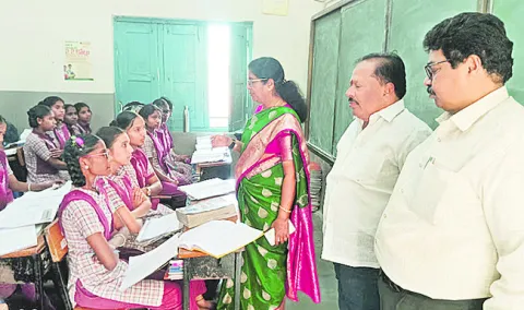 కథ చెప్పి.. స్ఫూర్తి నింపి