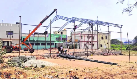 వక్ఫ్‌భూమిలో ఈ నిర్మాణాలు ఎవరివి?