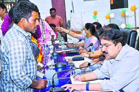 పీజీఆర్‌ఎస్‌కు 260 వినతులు