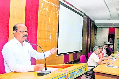 డిజిటల్‌ మోసాలపై అప్రమత్తతే ఆయుధం