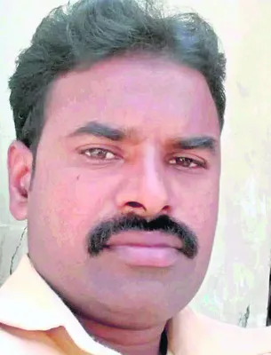 విద్యుదాఘాతంతో  కేబుల్‌ ఆపరేటర్‌ మృతి 
