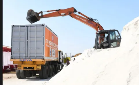 FirstTrial of Stainless Steel Containers for Salt Loading in Bhimasar Gandhidham