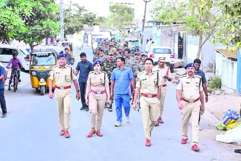 భరోసానిచ్చేలా.. ఫ్లాగ్‌మార్చ్‌